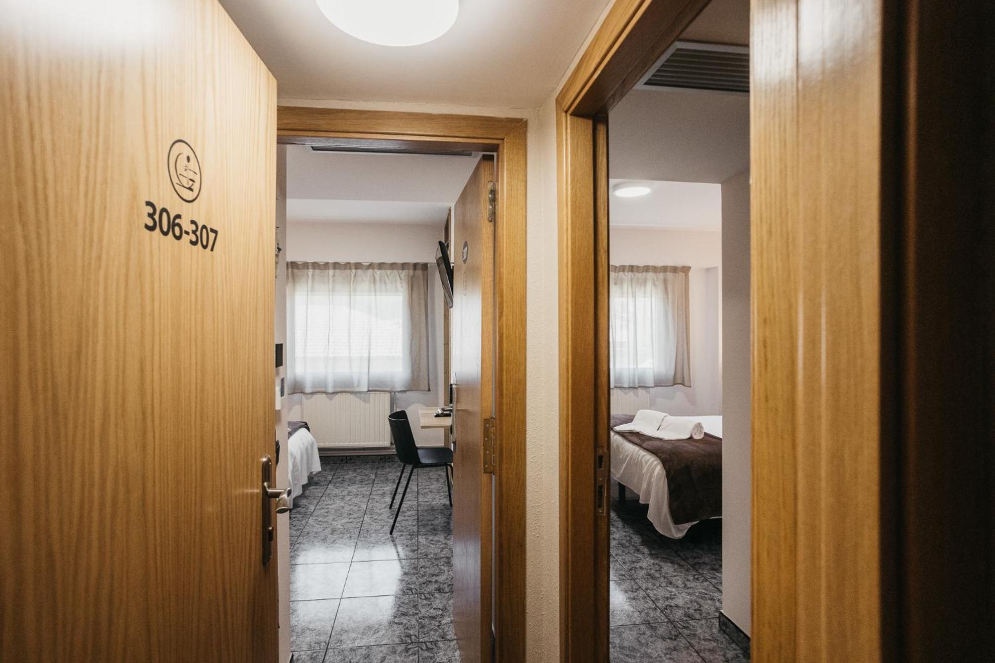La Trobada Hotel Sport Ripoll Exterior photo
