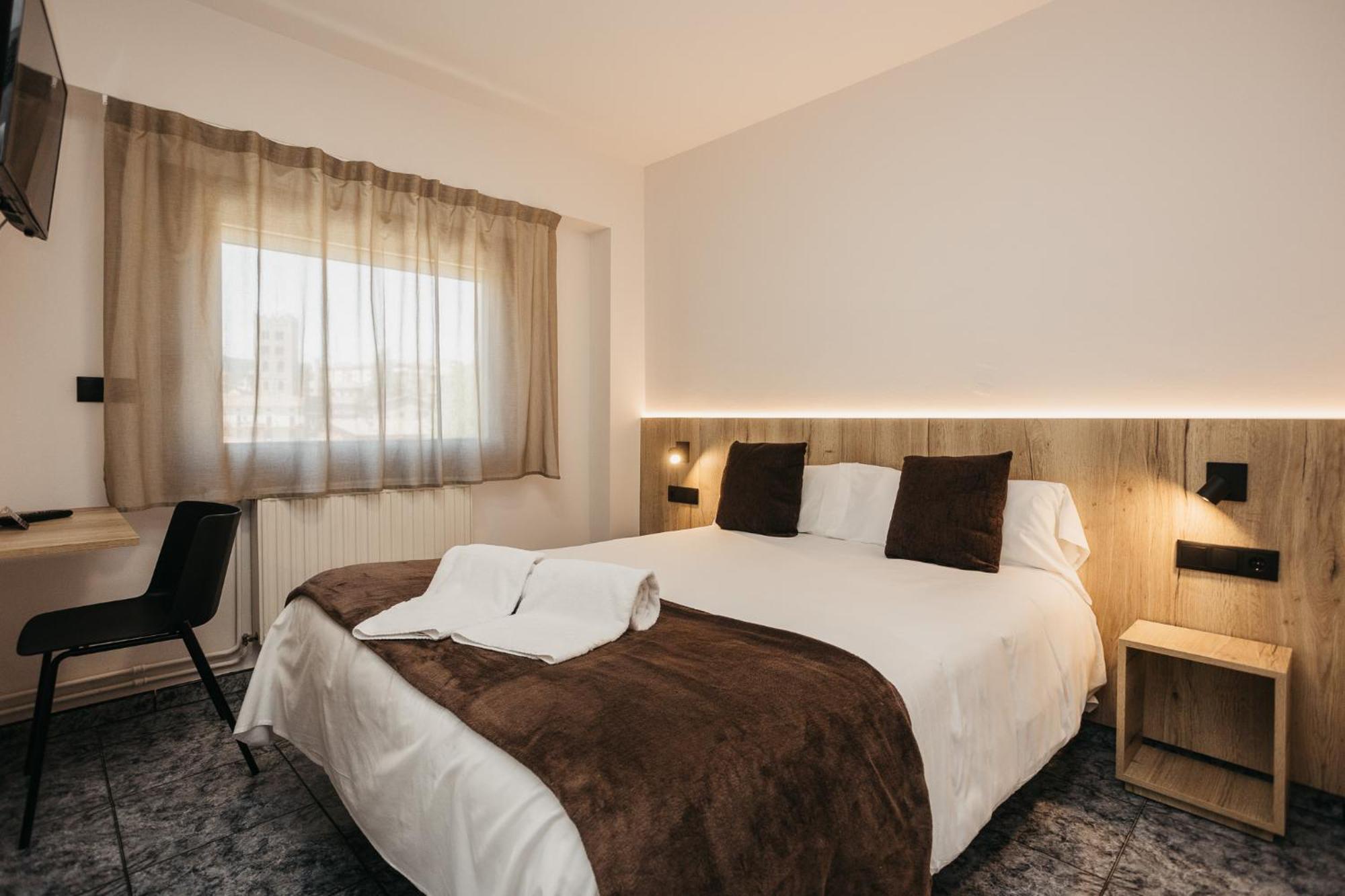 La Trobada Hotel Sport Ripoll Exterior photo