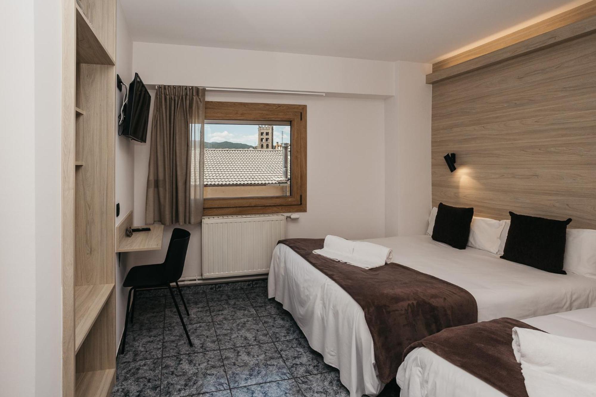 La Trobada Hotel Sport Ripoll Exterior photo