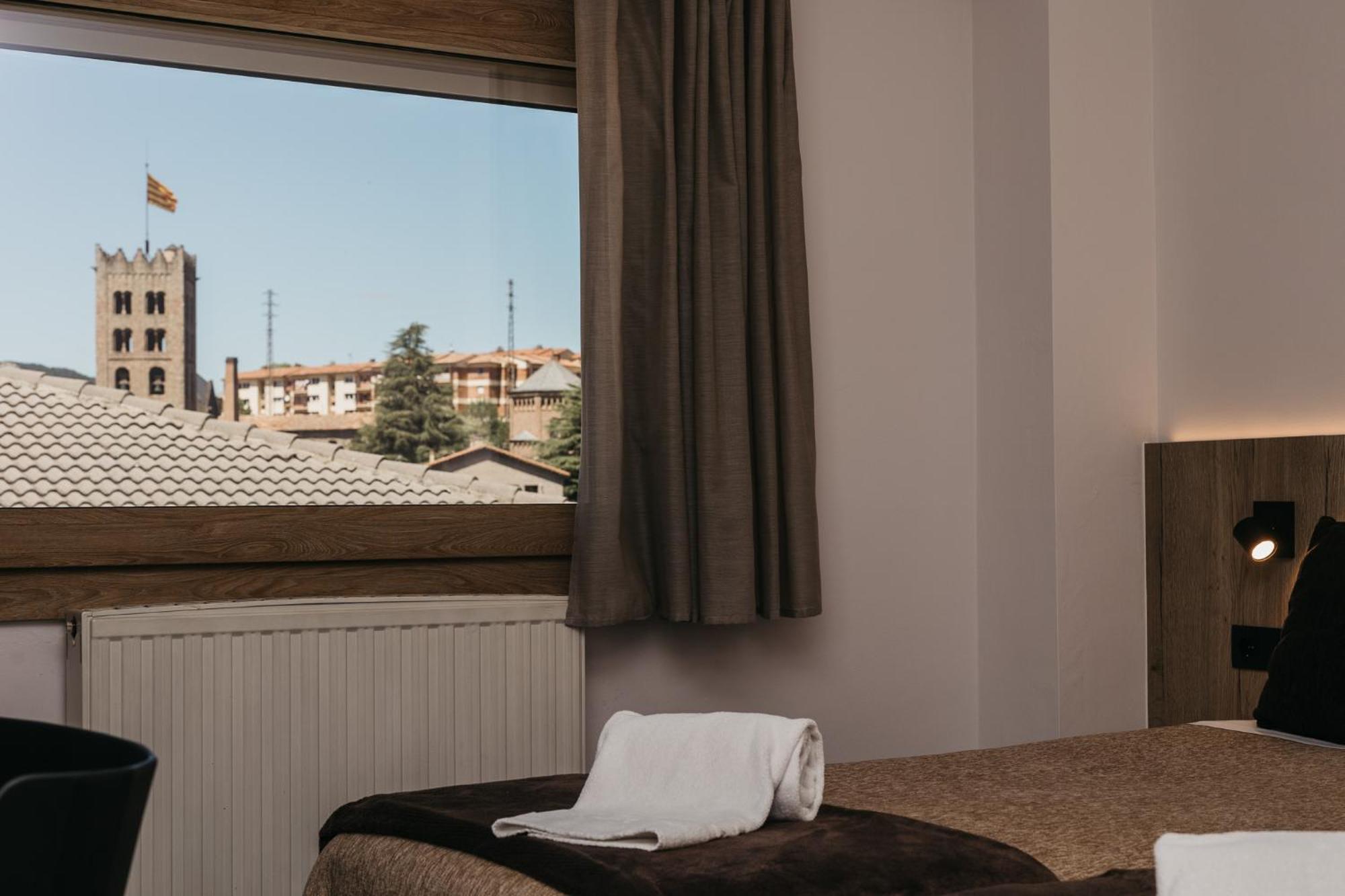 La Trobada Hotel Sport Ripoll Exterior photo